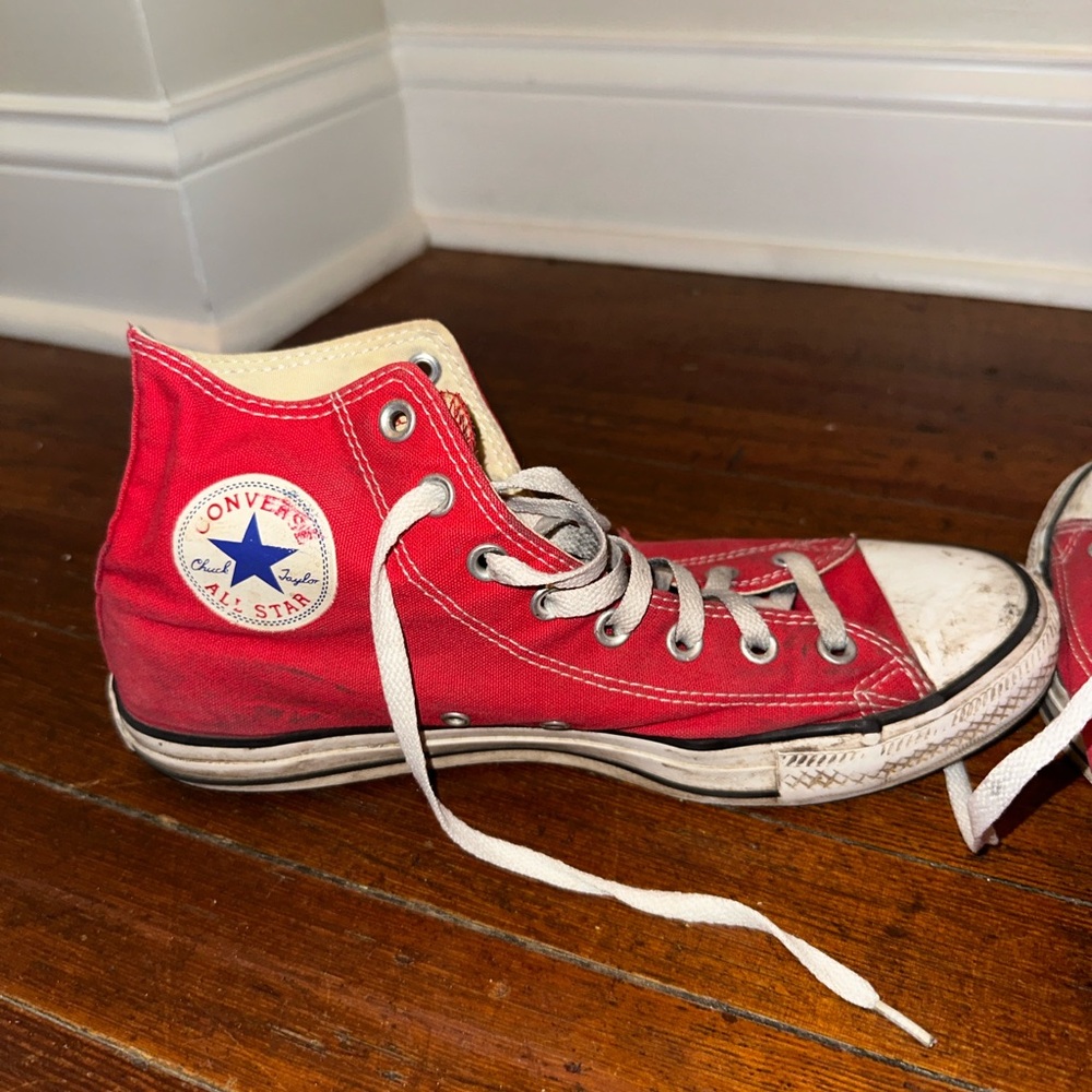 Converse Chuck Taylor’s Red High-Top Sneakers Size 9.5 - Picture 6 of 8